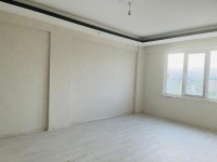 BÜYÜK KUMKÖPRÜ CADDESİNDE KAPALI OTOPARKLI 3+1 DAİRE SITE İÇİ