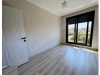 Doğanbey De Deniz Yakın Önü Yeşil Alan Köşe 3+1 Villa