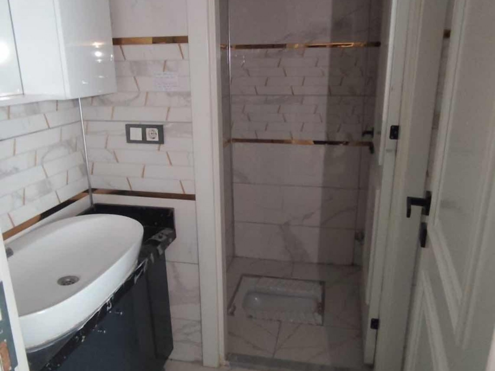 SEDİRLER CAD ÇOOK GENİŞ SİTE İÇİ KAPALI OTOPARKLI AKILLI DAİRE!