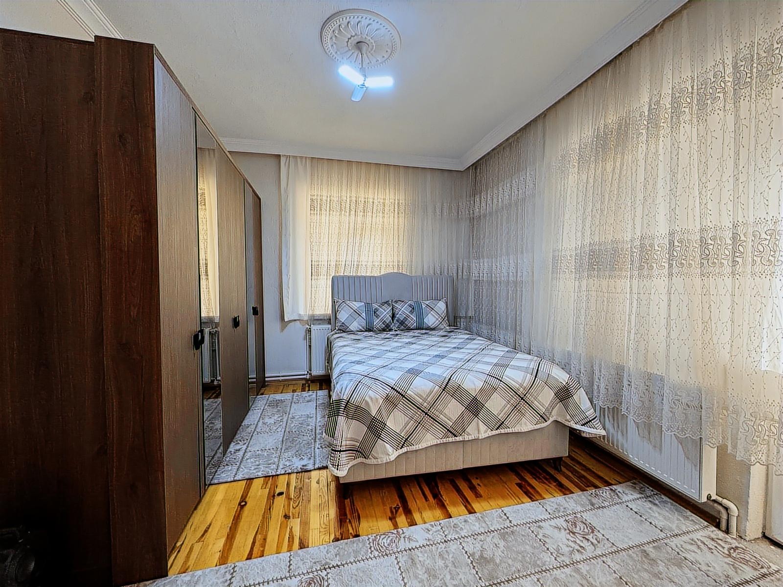 KARATAY FETİH MAHALLESİ CADDE YAKINI ASANSÖRLÜ ARAKAT 3+1 DAİRE.